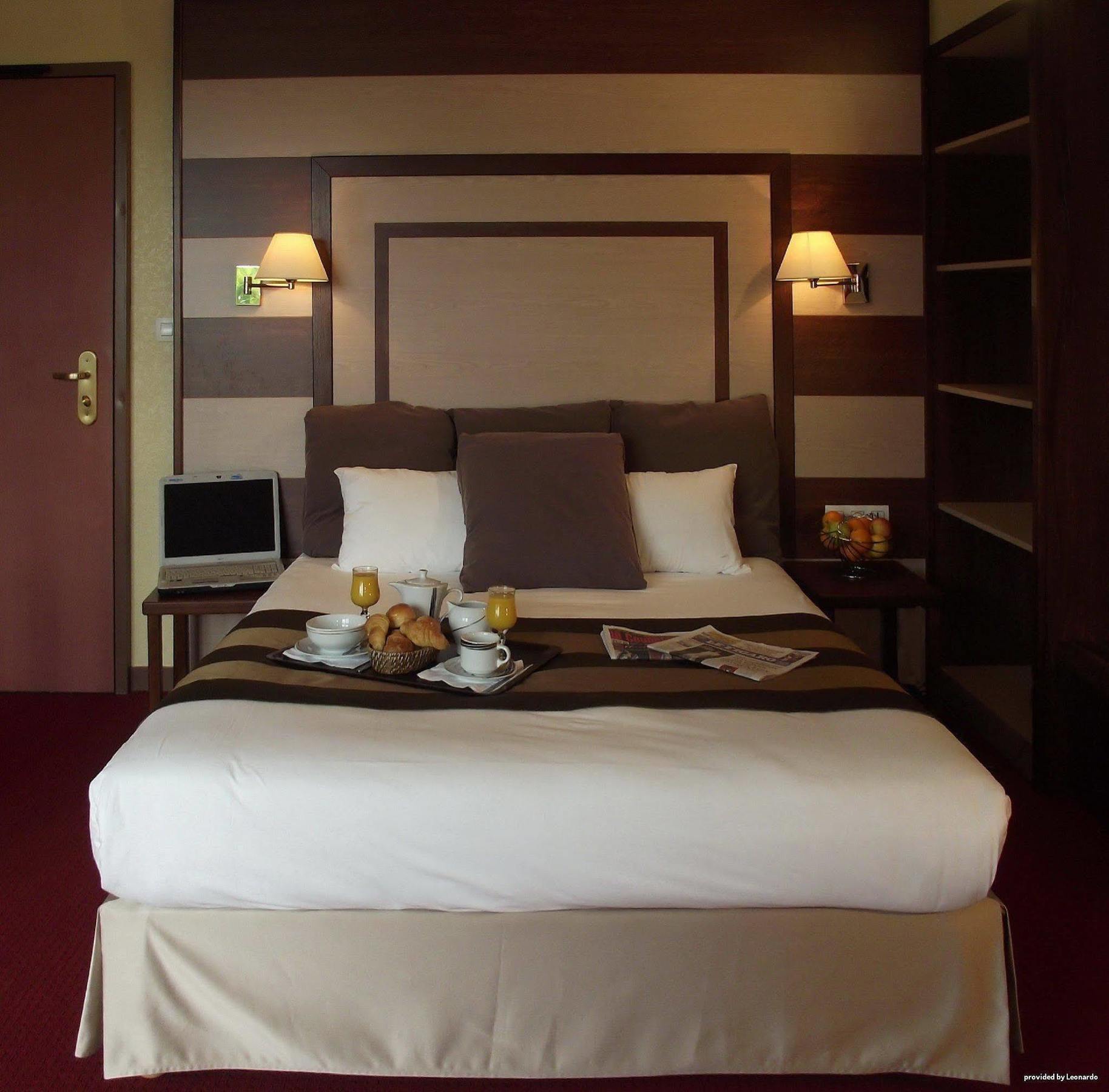 Best Western Hotel De Paris Laval  Oda fotoğraf